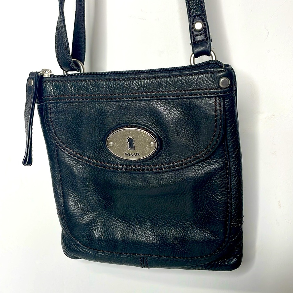 Fossil Leather Crossbody Black Leather Bag - lg front pocket -inside zip pocket